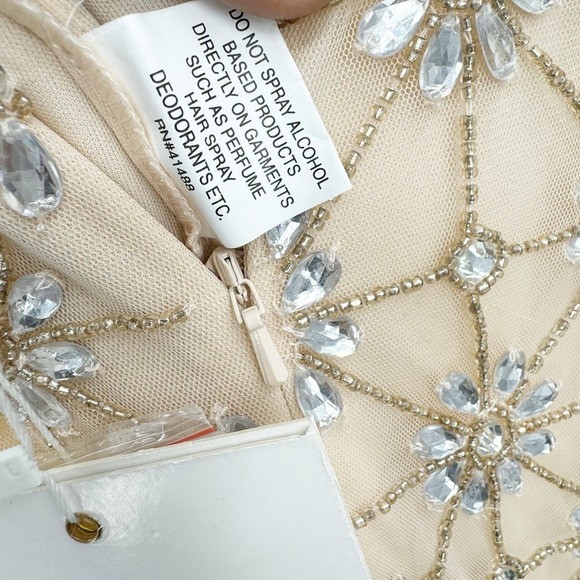 Mac Duggal Sleeveless Hand Beaded V-Neck Gown Maxi Dress Nude Silver Size 10 NWT - Picture 9 of 13